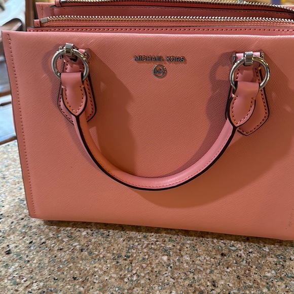 Michael kors purse - Picture 1 of 4